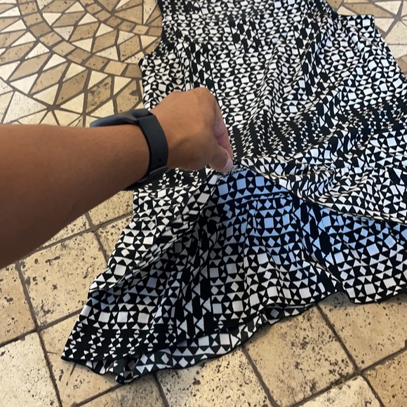 Style & Co geometric sleeveless top peplum PS - Picture 5 of 12